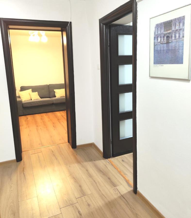 Platinum Apartment - Apartament Cu 3 Camere, 2 Dormitoare, 2 Bai, Bucatarie Complet Utilata, 2 Balcoane Boekarest Buitenkant foto