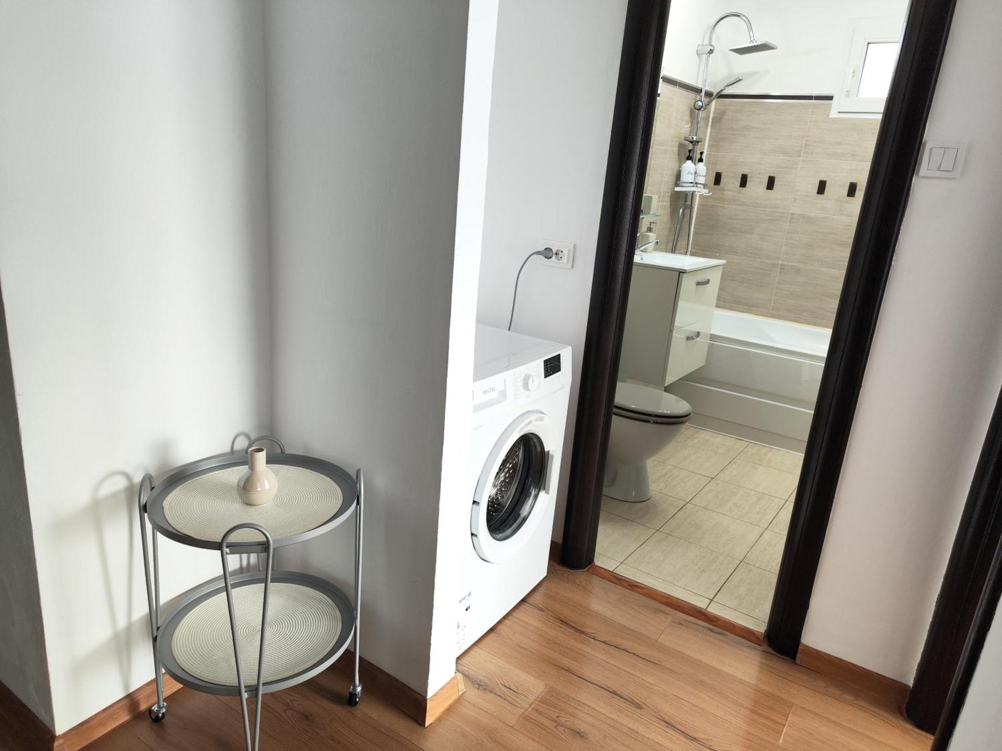 Platinum Apartment - Apartament Cu 3 Camere, 2 Dormitoare, 2 Bai, Bucatarie Complet Utilata, 2 Balcoane Boekarest Buitenkant foto
