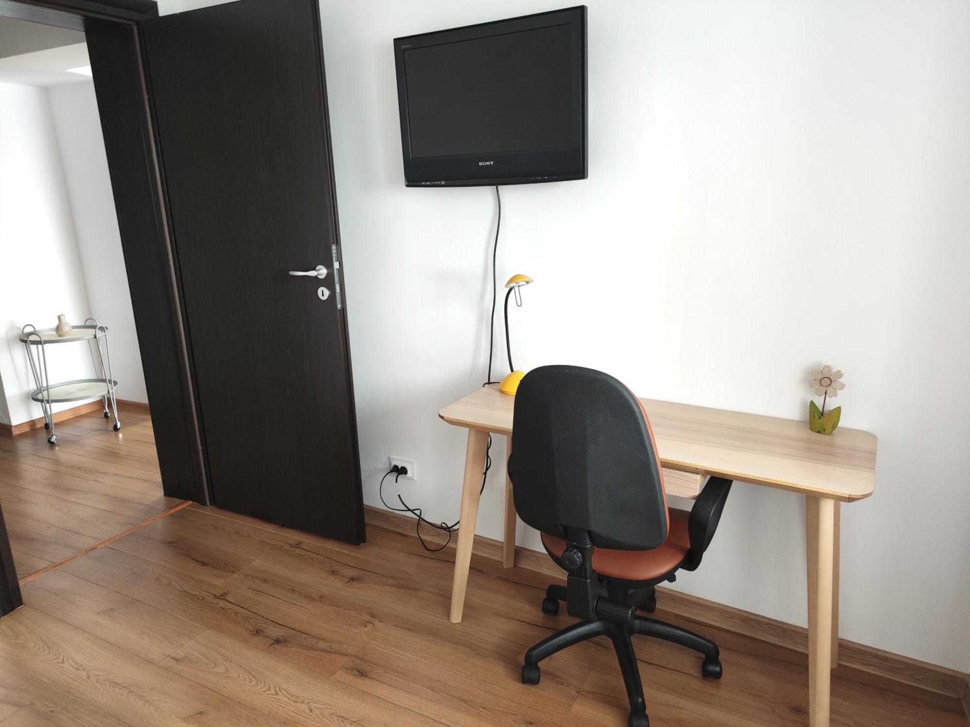 Platinum Apartment - Apartament Cu 3 Camere, 2 Dormitoare, 2 Bai, Bucatarie Complet Utilata, 2 Balcoane Boekarest Buitenkant foto